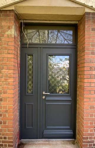 porte d'entrée extérieur après