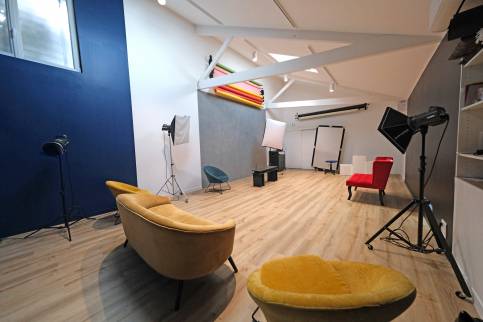Combles aménagés en studio photo professionnel - Cholet 49