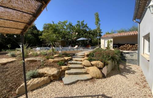 Escalier en grosse pierre 