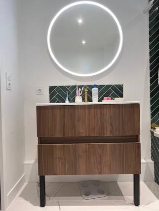 Meuble vasque dans une salle de bain rénovée - Nantes 44