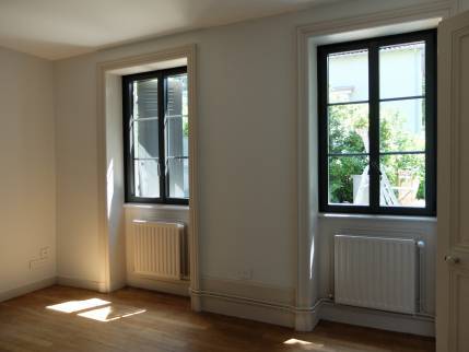 Neuville sur Saône (69250) : Remplacement des menuiseries extérieures par des fenêtres aluminium avec double vitrage haute isolation