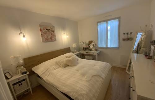 chambre rénovée La Maison Des Travaux Ales