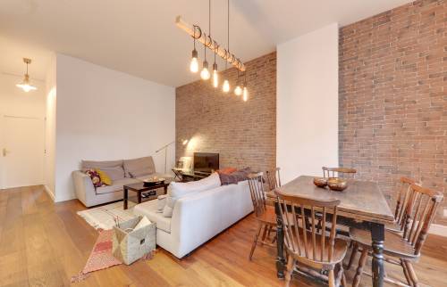 Rénovation complète d’un grand appartement dans un style urbain, Neuville Sur Saone