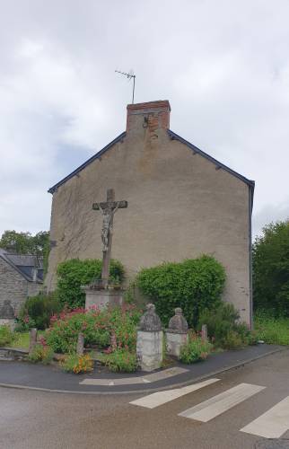 Façade avant rénovation - Vue de la façade avant le ravalement de l'enduit