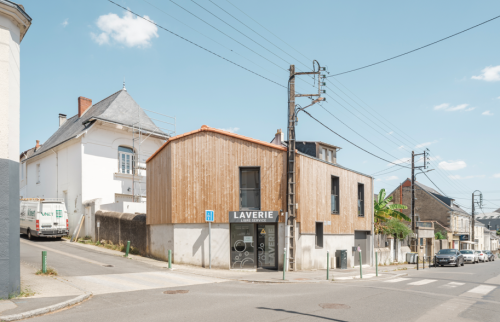 Surélévation d'une maison pour créer un commerce et deux logements à Vertou - Surélévation bois