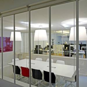 Aménagement société de production, Paris - Baies vitrées donnant de la lumière