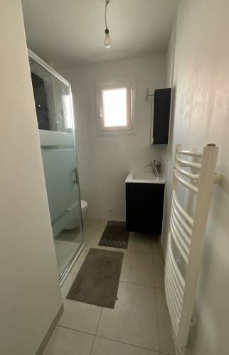 Rénovation complète d’une maison -salle de bain après travaux