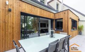 Nouvelles terrasse et façade après extension (Brunoy 91800)