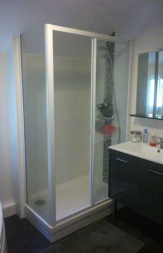 Nouvelle douche avec paroi en verre coulissante - Saint Herblain