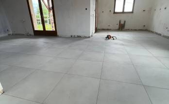 Pose d'un carrelage au sol à Domessin 