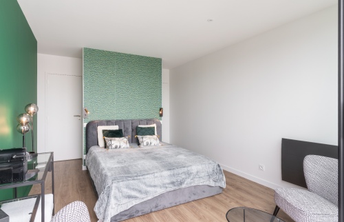 Surélévation d'une maison en bardage zinc anthracite à Vertou