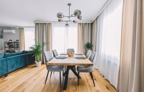 Salle à manger rénovée dans un appartement à Alès