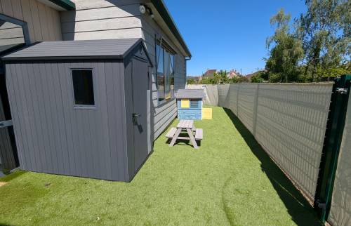 espace-exterieur-securise-micro-creche-olivet