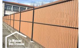 Installation de clôture rigide