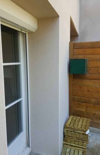 Ravalement d'une Façade en Pisé - Lyon / Francheville