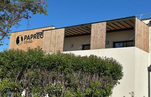 Terrasse d'entreprise rénovée La Maison Des Travaux Nîmes