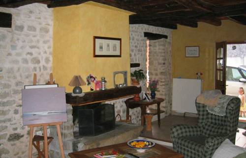 Cheminée ouverte avant travaux.