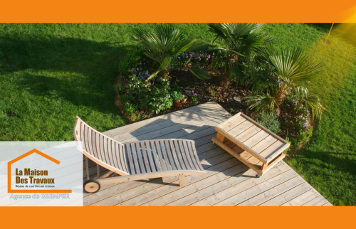 Une terrasse à Quimper avec une chaise longue