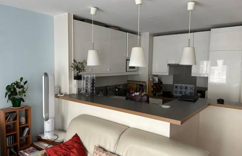 Cuisine avant la verrière d'atelier en bois