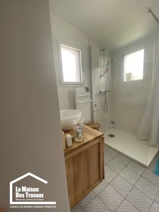 Salle de bain rez-de-chausée rénovée Vannes