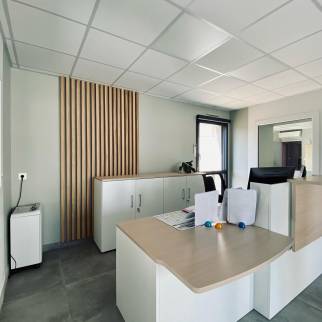 Travaux de décoration intérieure locaux professionnel - espace d'accueil - Vendée 85