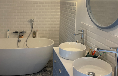 Rénovation d'une salle de bain avec baignoire à Vertou