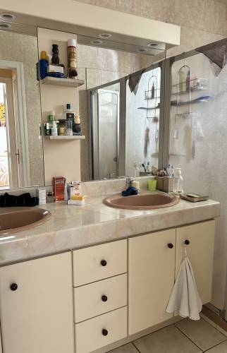 Ancienne salle de bain avant rénovation par La Maison Des Travaux Bruz à Chartres-de-Bretagne