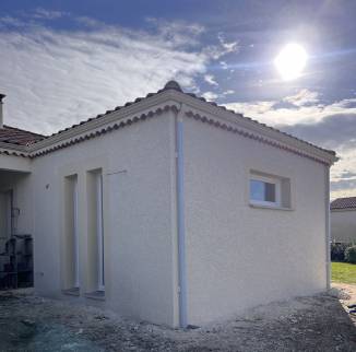 Nouvelle extension de maison en maçonnerie et génoise d'avant-toit - Ourches 26120