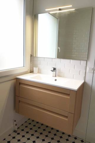 Détail meuble vasque et crédence - maçon 73, plombier 73, électricien 73, carreleur 73, menuisier 73, peintre 73