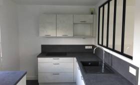 pose d'une verrière pour rénovation d'une cuisine