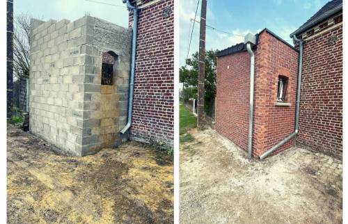Installation des murs en briquettes rouges sur les extensions 