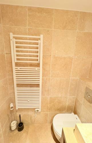 Rénovation complète d’une salle de bain moderne à Paris 17e