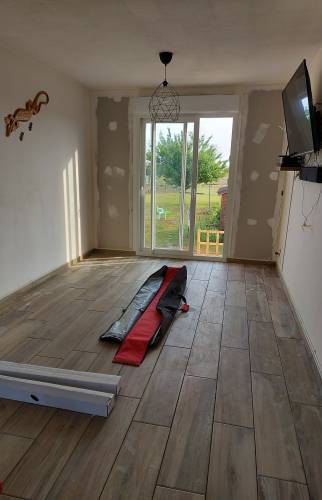 Pose de carrelage effet bois