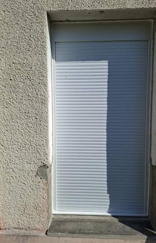 Transformation d’une fenêtre en porte-fenêtre avec volet roulant près de Troyes volet roulant