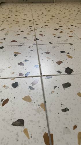 Réparation des fissures d'un carrelage (03200)