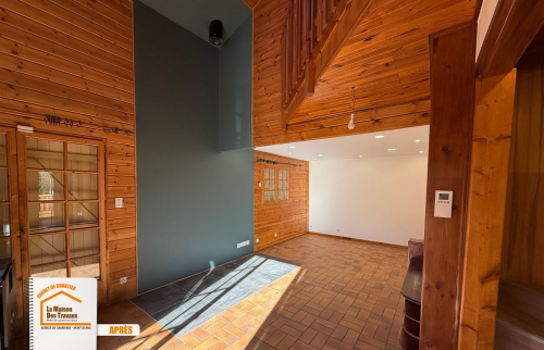 rénovation chalet années 70, transformation maison montagne, rénovation pièce de vie chalet, rénovation salle de bain montagne, accompagnement travaux montagne