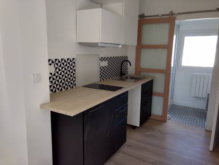 Rénovation d'une petite cuisine à Boulouris