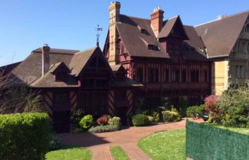 Comment rénover la cheminée d'une maison à Honfleur ?