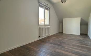 Transformer ses combles en étage à vivre : une rénovation complète à Saint-André-les-Vergers chambre 1