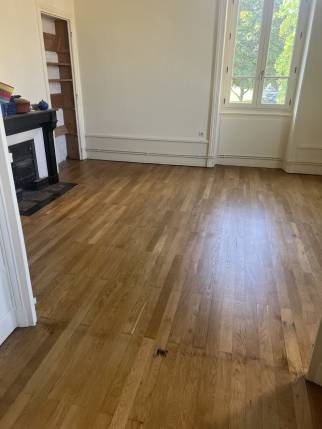 Parquet en chêne rénové dans un appartement rénové - Bourg-en-Bresse 01000