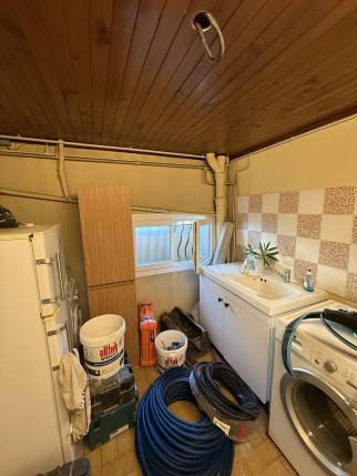 Buanderie avant transformation en chambre - Guilherand-Granges 07500