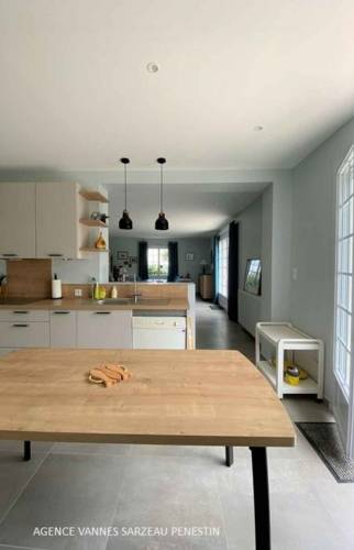 CUISINE OUVERTE A DAMGAN (56750) PAR LE COURTIER EN TRAVAUX DA LA MAISON DES TRAVAUX VANNES SARZEAU PENESTIN