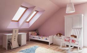 Une chambre d'enfant aménagé dans les combles