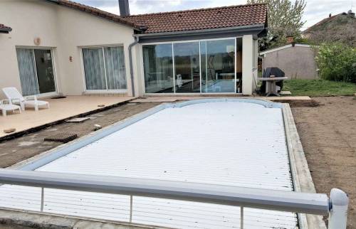 Terrasse et Plage de Piscine - Lyon / Décines