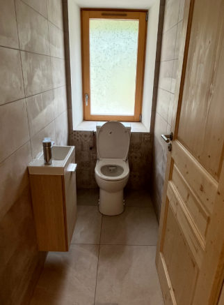  Réno toilettes La Cluse-et-Mijoux