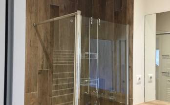 Jolie douche avec un ciel de pluie