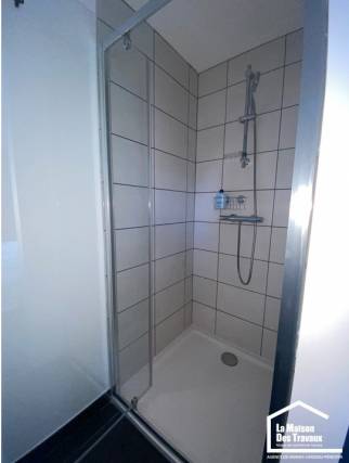 Aménagement d'une salle de bain d'un studio dans le Morbihan