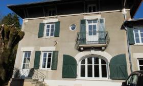 Rénovation complète d'une toiture, maison ancienne située dans Lyon Ouest (Ecully 69130)