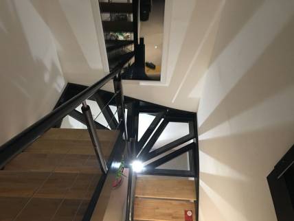 Pose d'un escalier moderne
