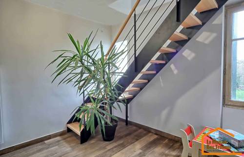 Départ de l'escalier au rez-de-chaussée  (Montgeron 91230)